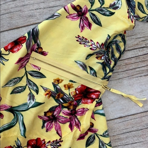 Ladies floral sweater - Picture 5 of 5